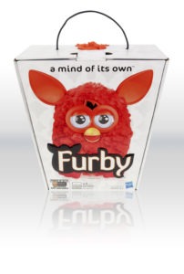 Furby fås i ni forskellige farver. Vejledende pris er 799 kr. 