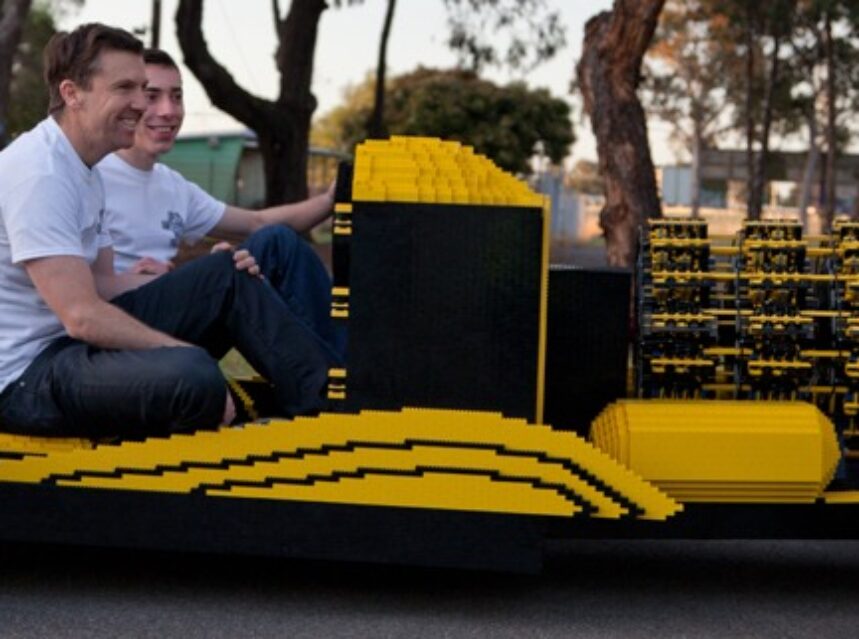 Lego-bil i fuld størrelse kører luft - SkalViLege.Nu Alt om legetøj